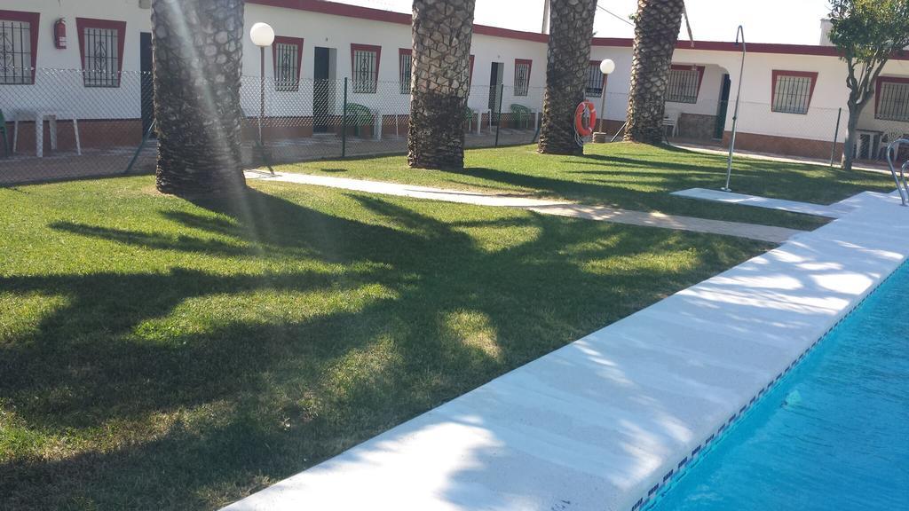 Hostal Las Parcelas Conil De La Frontera Bagian luar foto