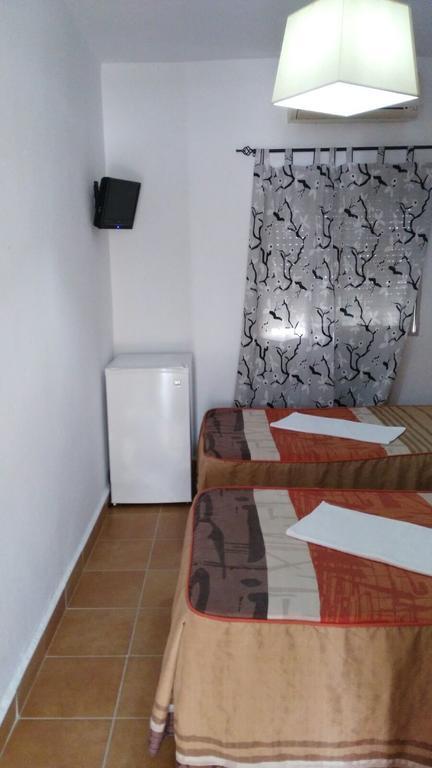 Hostal Las Parcelas Conil De La Frontera Bagian luar foto