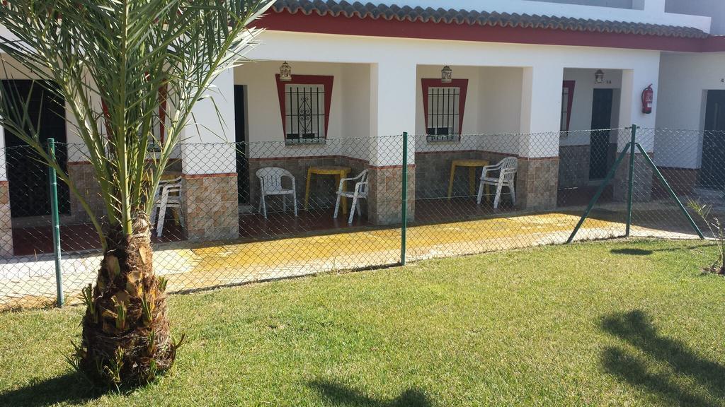 Hostal Las Parcelas Conil De La Frontera Bagian luar foto