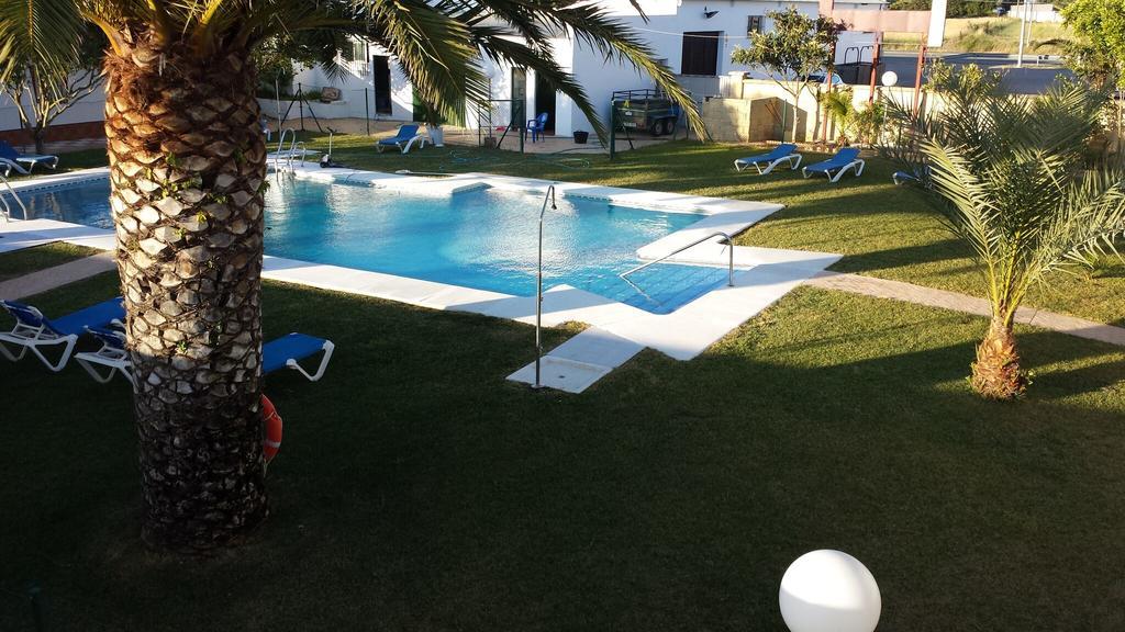 Hostal Las Parcelas Conil De La Frontera Bagian luar foto