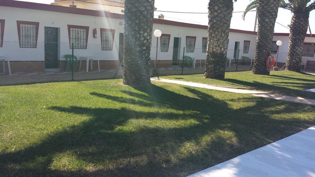 Hostal Las Parcelas Conil De La Frontera Bagian luar foto